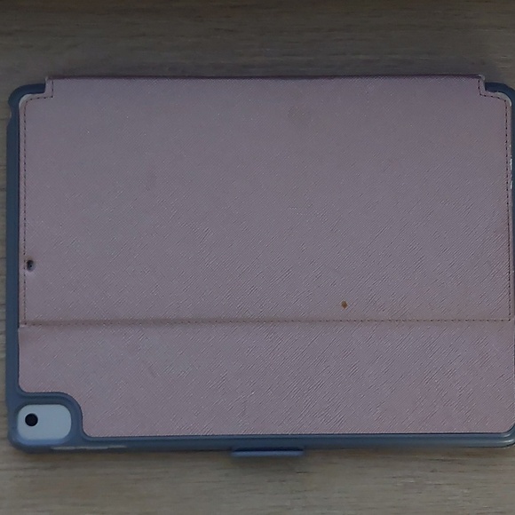 Apple Ipad 6th Generation - Picture 7 of 8